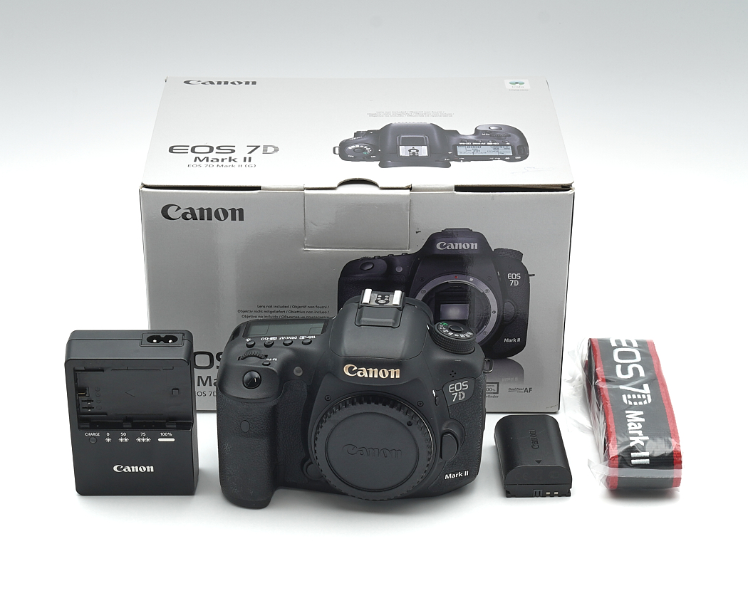 Canon EOS 7D, DSLR, Kamera Körper, Batteriegriff, Boxed kit