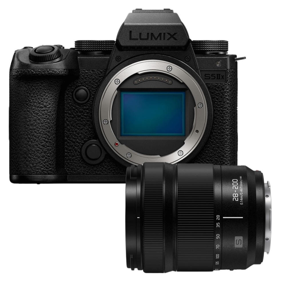 Panasonic Lumix DC-S5 II X + Lumix S 28-200mm 4.0-7.1 Macro OIS
