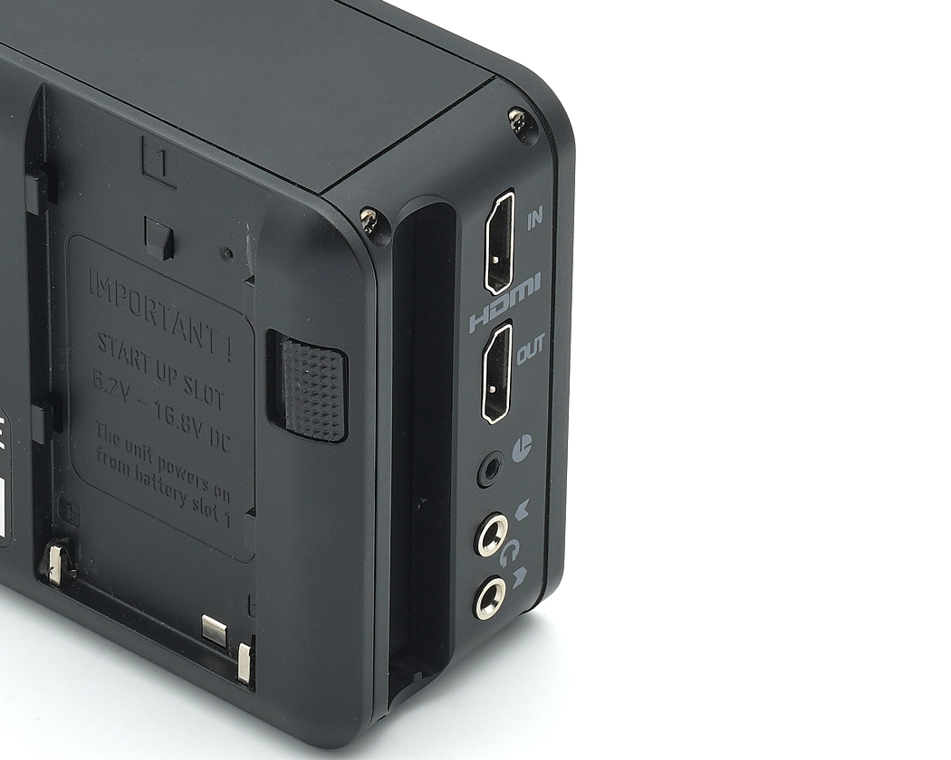 HDMI, HDMI Eingang, Ausgang, Audioanschlüsse, Batteriefach