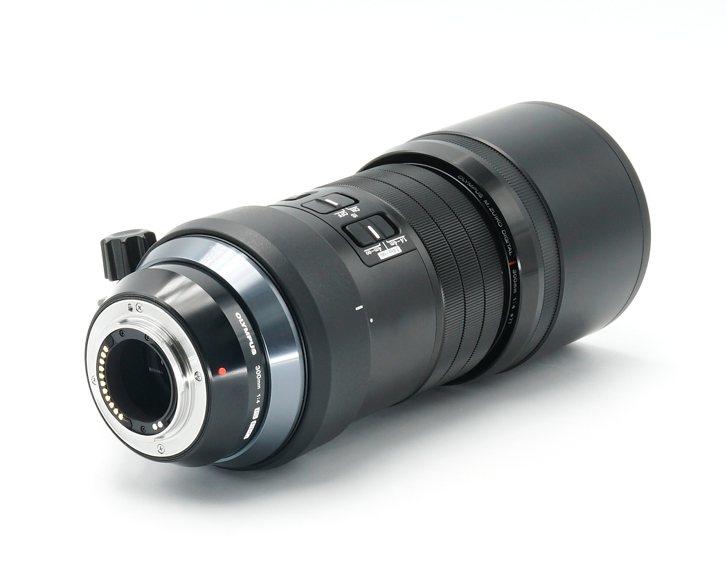 Olympus M.Zuiko Digital ED 300mm 4.0 IS PRO Ausstellungsstück #43075**