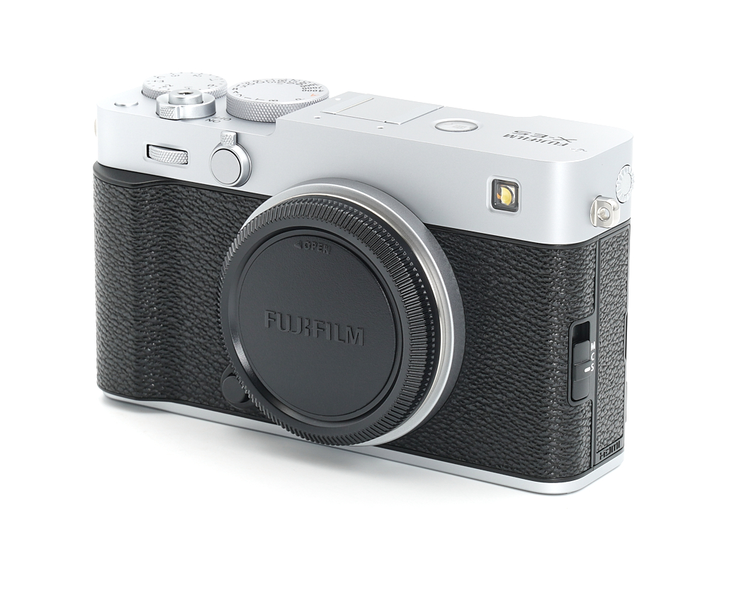 Fujifilm X-E5 silber Gehäuse + Stativ