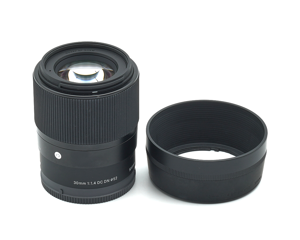 Objektiv, 30 mm, blende f/1,4, DC DN, Blendenvorsatz dabei